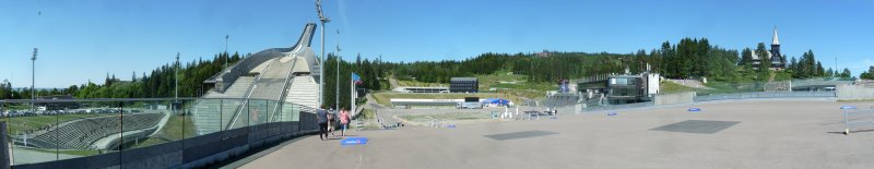 04.06.2016 - Die Skisprungschanze, das Biathlonstadion und die Kapelle auf dem Holmenkollen