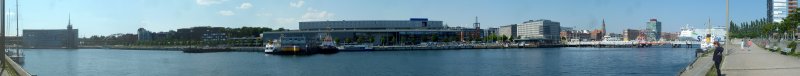 Kiel - Blick vom Willy Brandt Ufer auf die Kaistraße