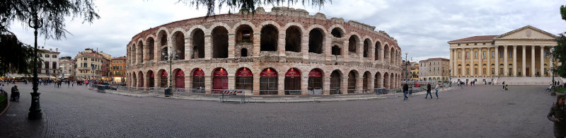 18.10.2019 - Verona - Blick vom Piazza Bra auf die Arena