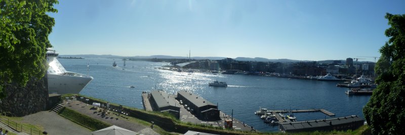 04.06.2016 - Blick von der Festung Akershus über den Hafen nach Aker Brygge