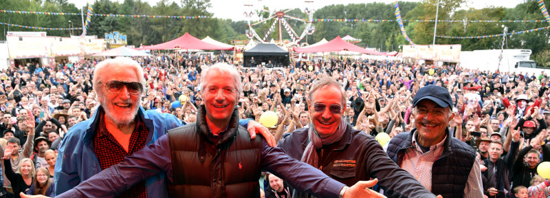 Riccardo Pizzuti, Maurizio und Guido De Angelis und Sal Borgese auf dem Spencer/Hill Festival in Lommatzsch