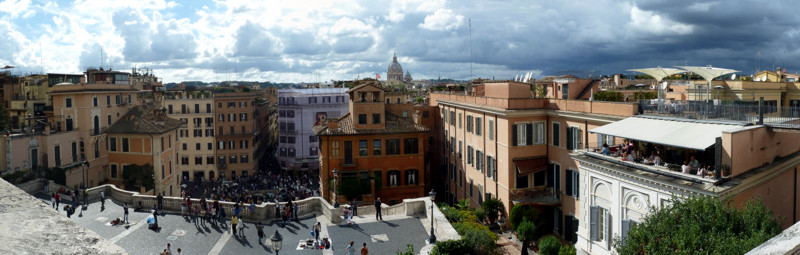 Blick von der spanischen Treppe in Rom in Richtung Petersplatz